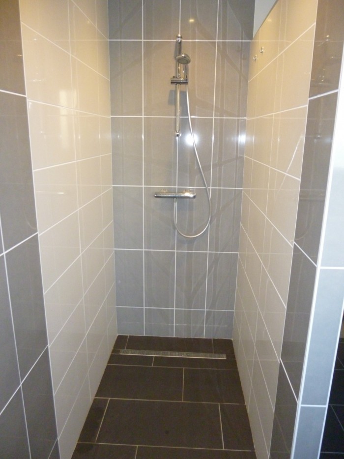 Travaux de pose de douche à l